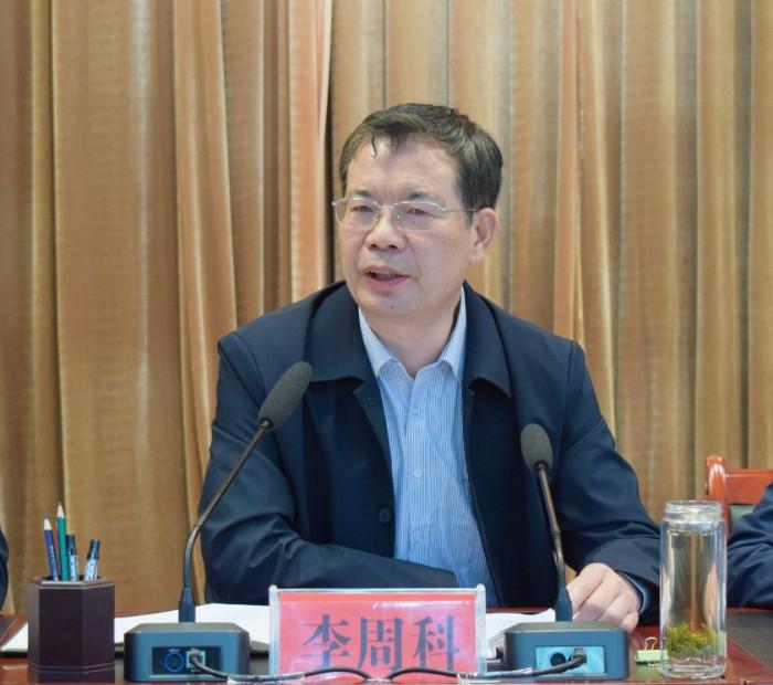 外语学研站留学英语小组讨论：掌握海外课堂必备技能，轻松应对小组讨论挑战